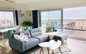 Luxueus appartement met ruim terras, frontaal zeezicht 4 à 5 personen